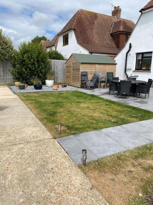 Home By The Sea In Rustington Exterior photo